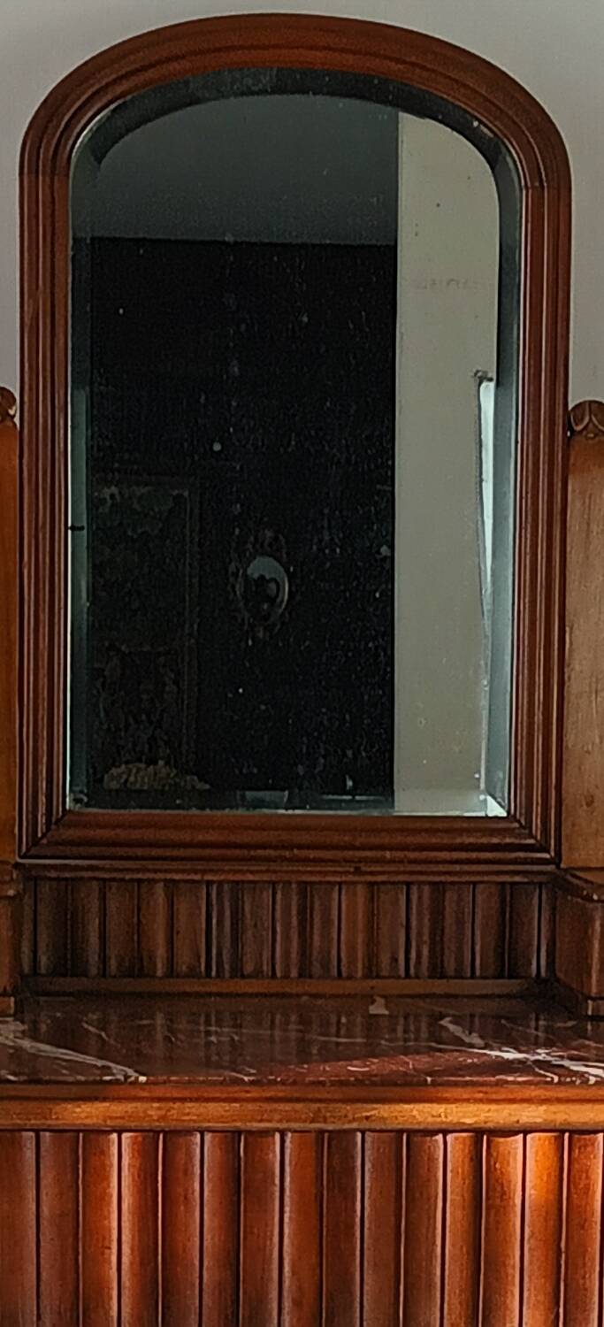 Retro cherry wood marble hairdresser