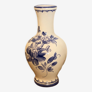 Moustiers vase