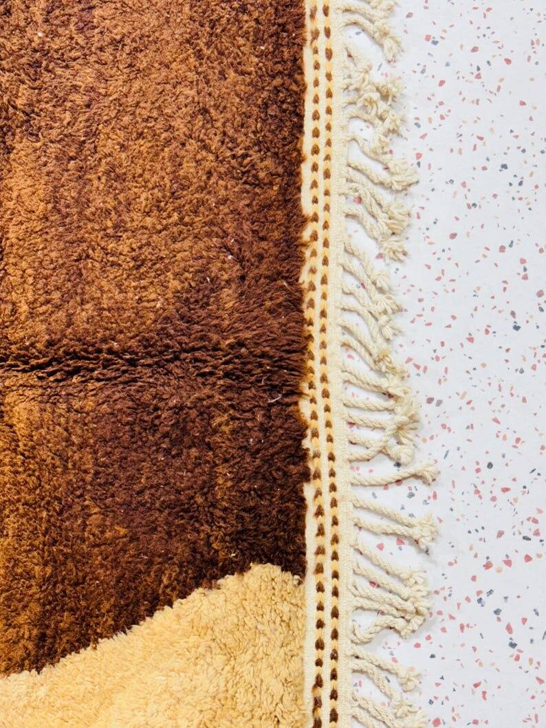 Traditional handmade Berber rug size 150 x 250 cm