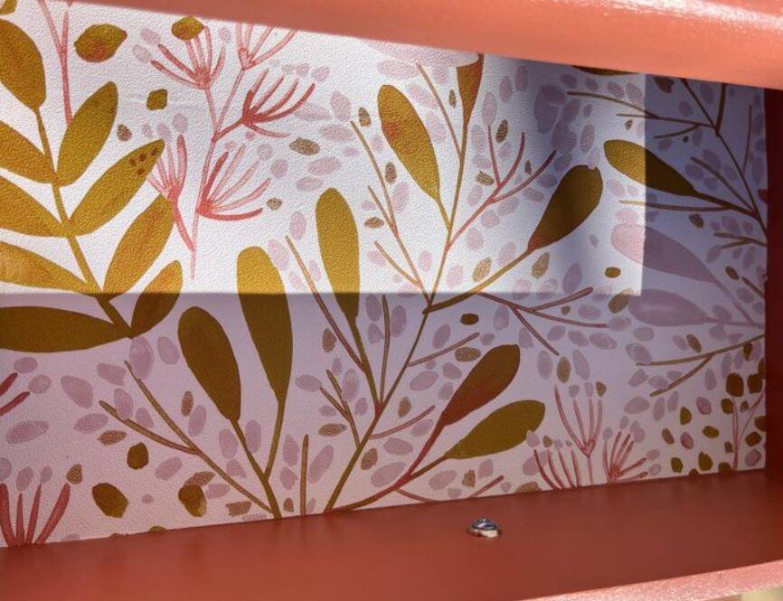 Restored vintage chest of drawers – 1960 – Terracotta & brass – unique piece