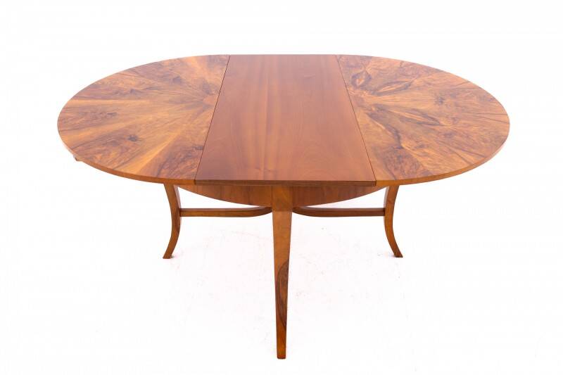 Art Deco round table from the 40s, Poland. After renovation.