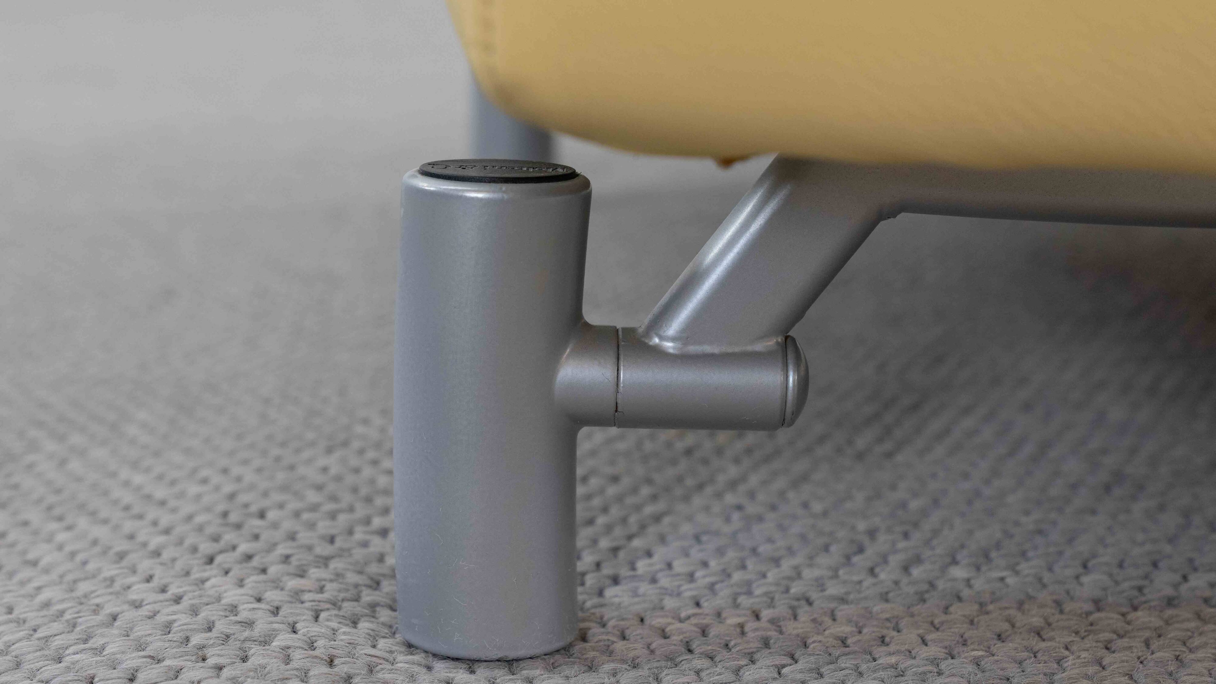 Chaise Drop par Gerard van den Berg pour Molteni & C.