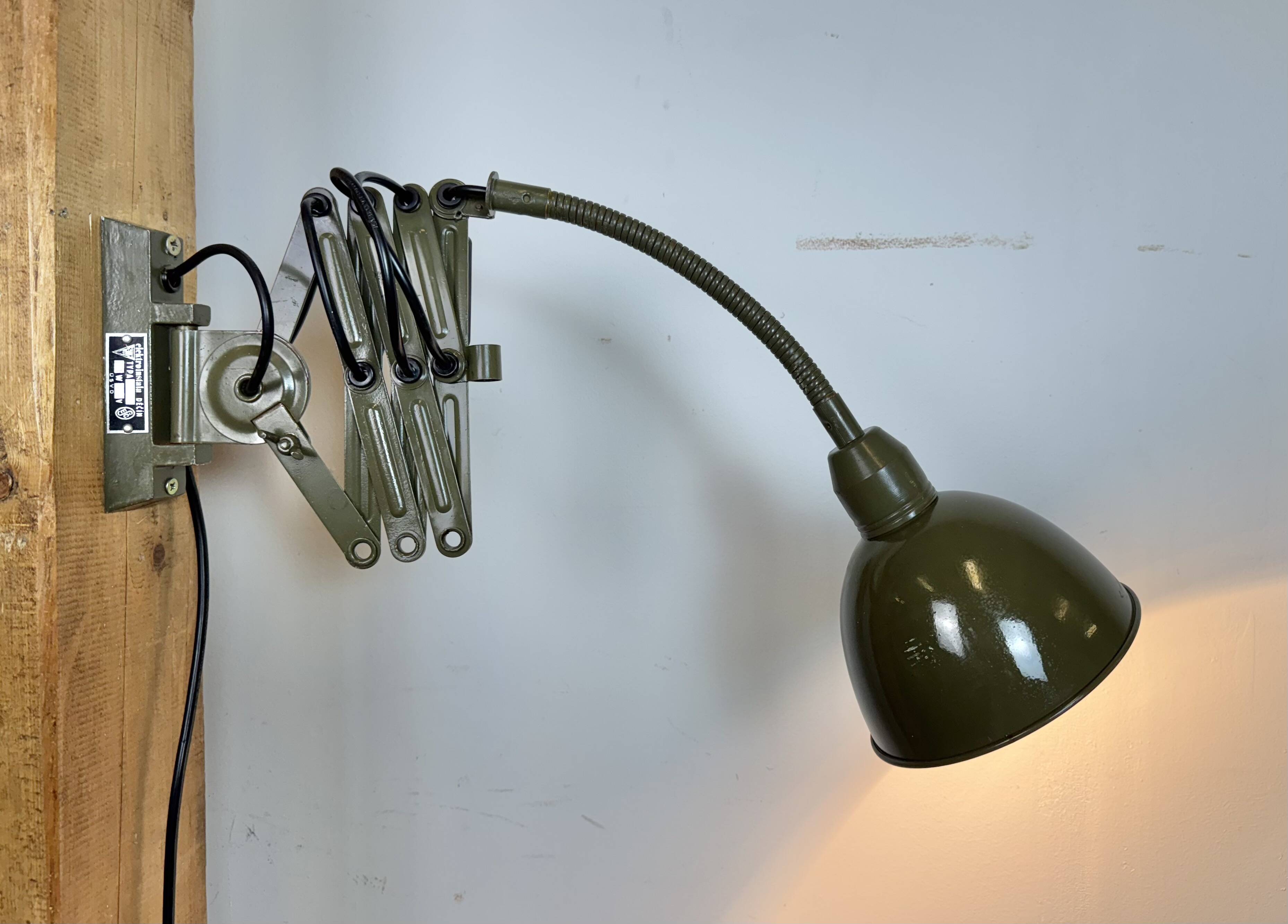Green Industrial Military Gooseneck Scissor Wall Lamp from Elektroinstala,