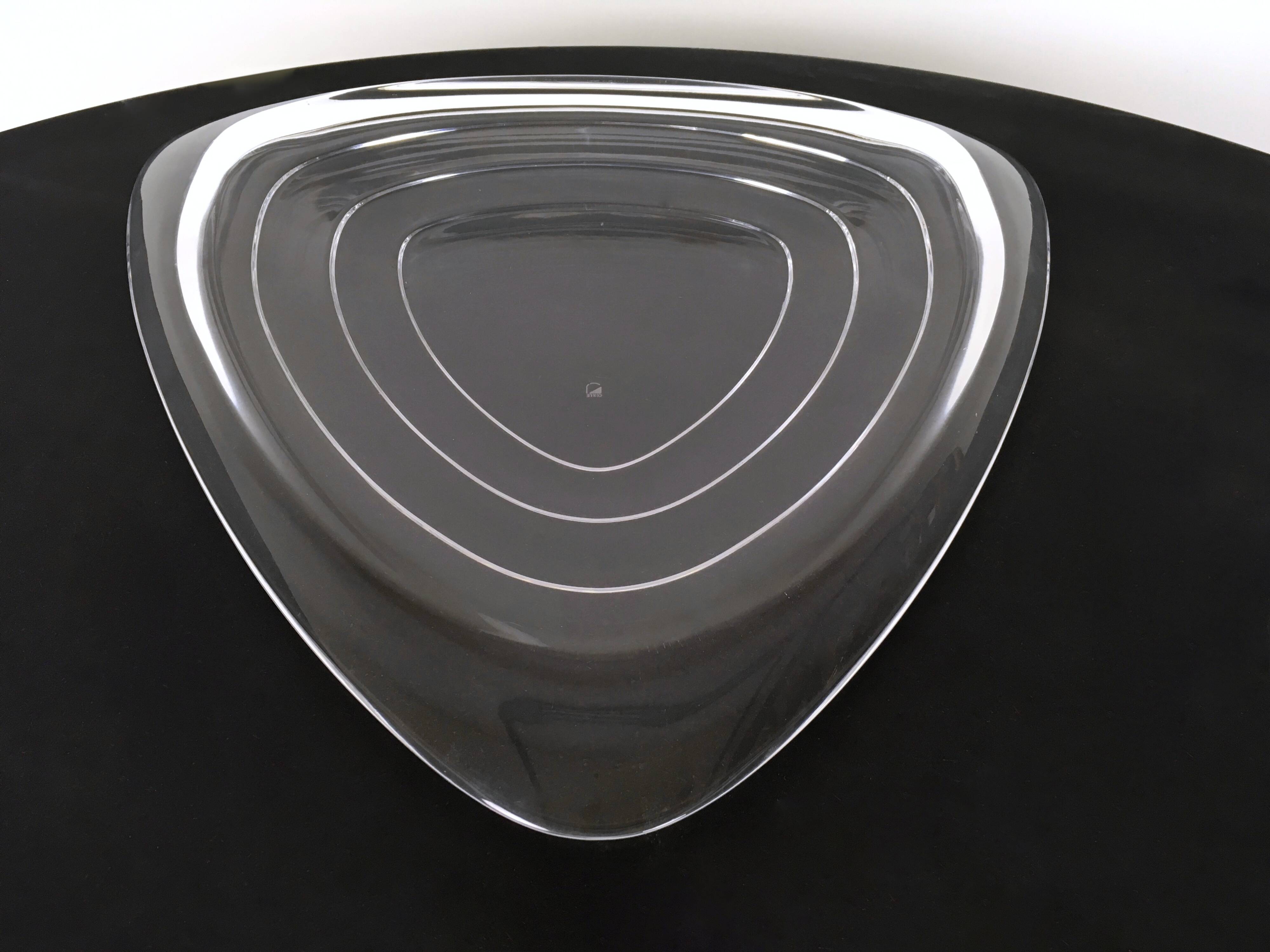 Plat de service triangulaire en verre, Italie, années 1990