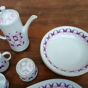 Alfoldi porcelain coffee service and serving dishes, 14 pieces, circa 1970.