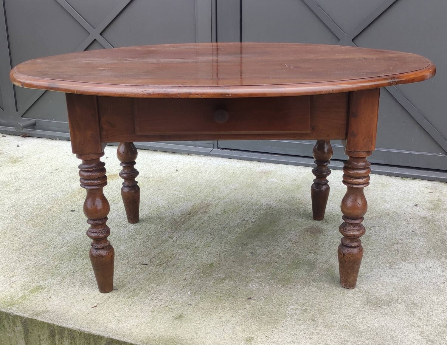 Old louis philippe oval coffee table 1 drawer