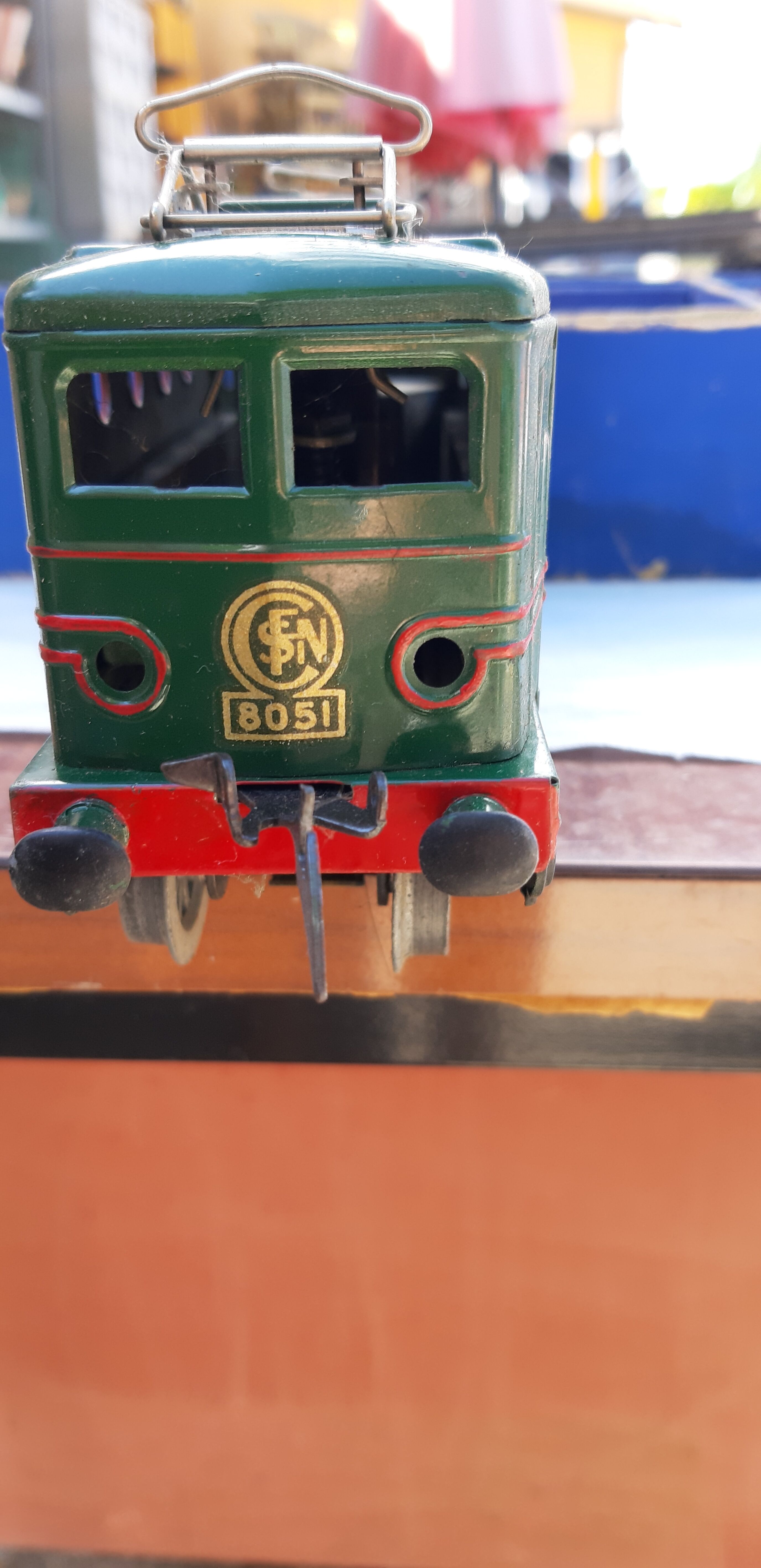 Train Hornby DBBV Le Mistral par Meccano