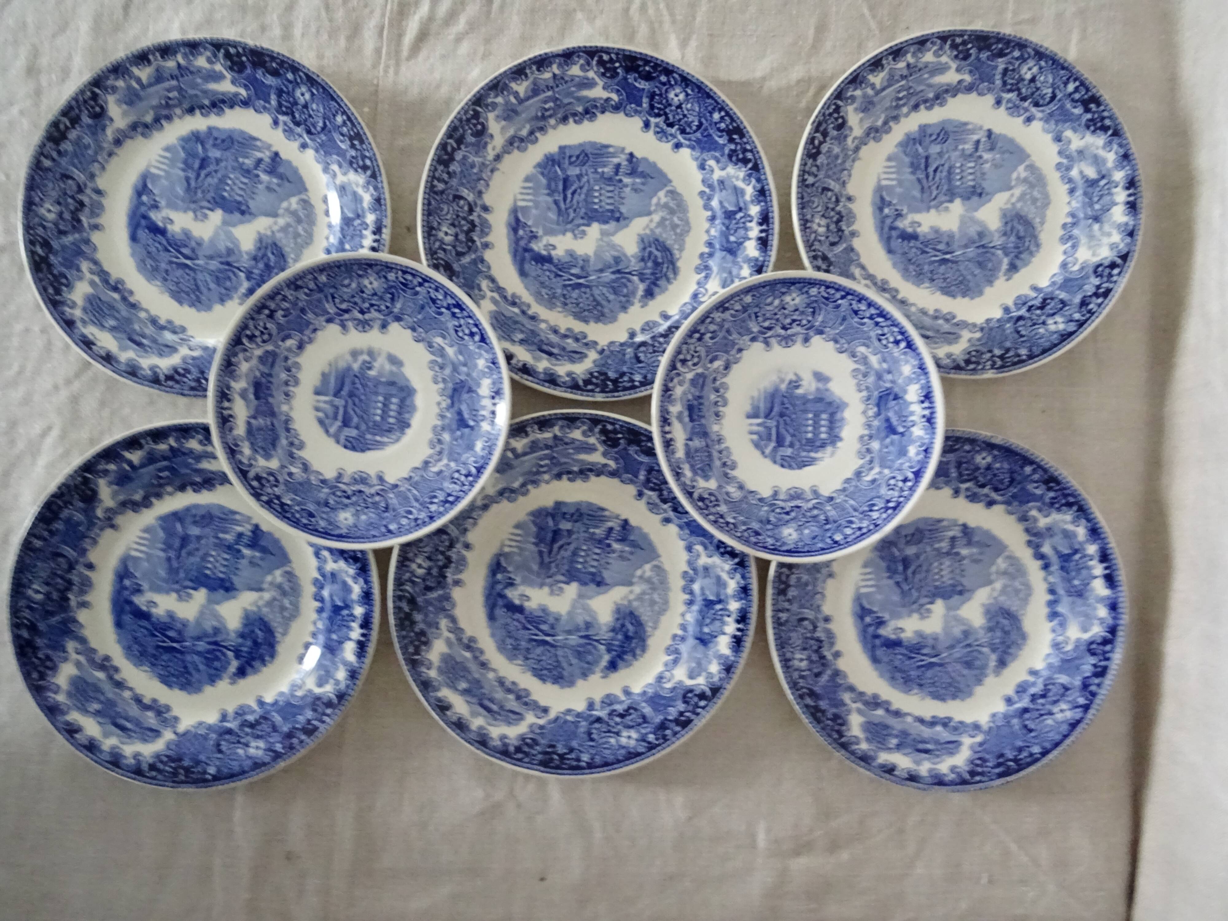 6 dessert plates and 2 blue cups P.Regout Maastricht Holland