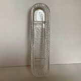 Molded glass ring sizer pocket with geometric patterns