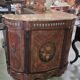 Meuble d’appui de style Napoléon III " Boulle" orné de médaillons