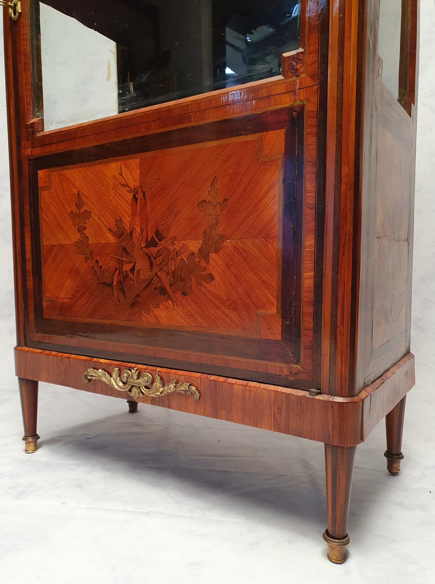 Louis XVI style showcase in marquetry - rosewood - rosewood - 19th
