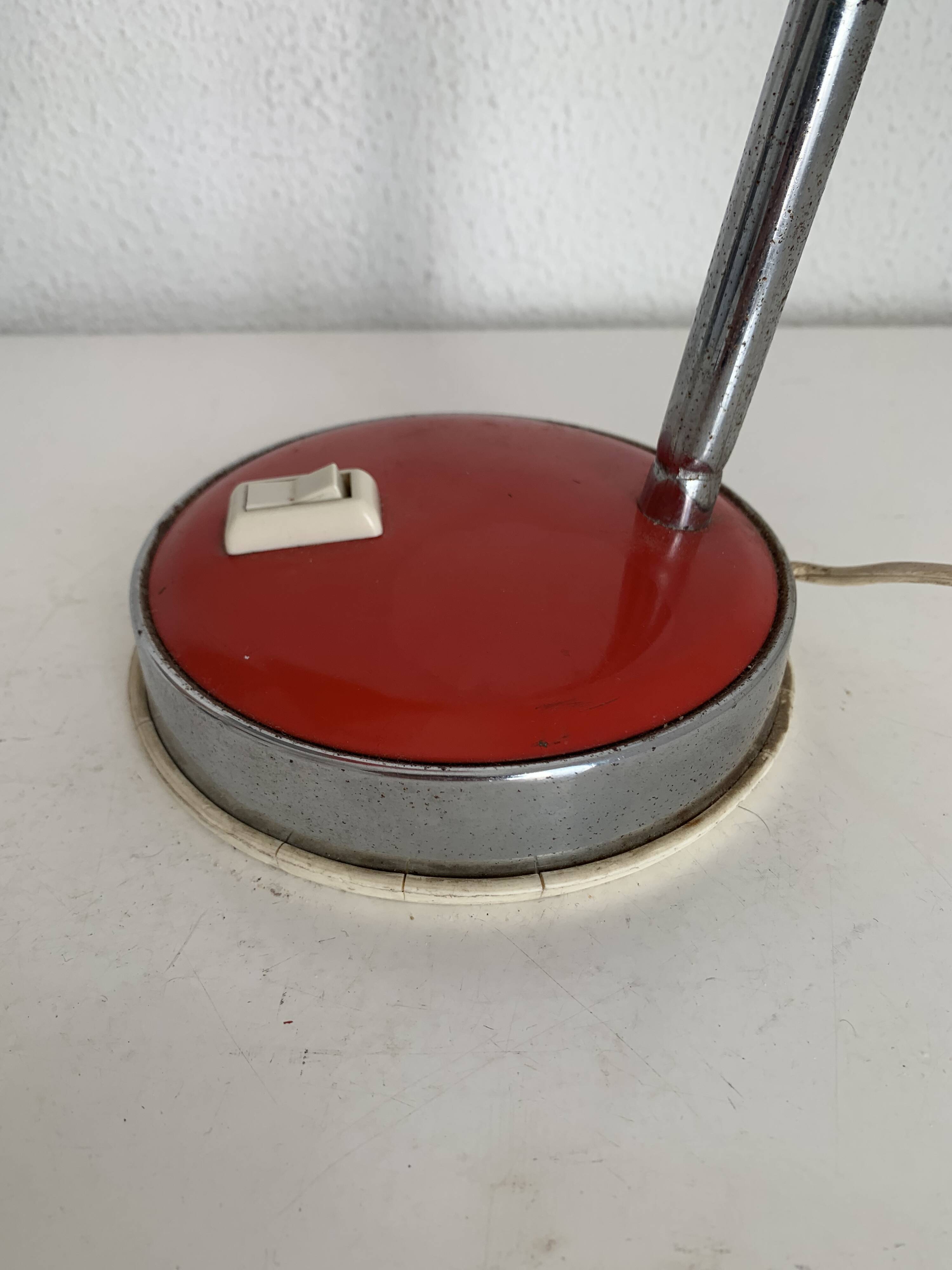 Lampe de bureau rouge Veneta Lumi, Italie 1960
