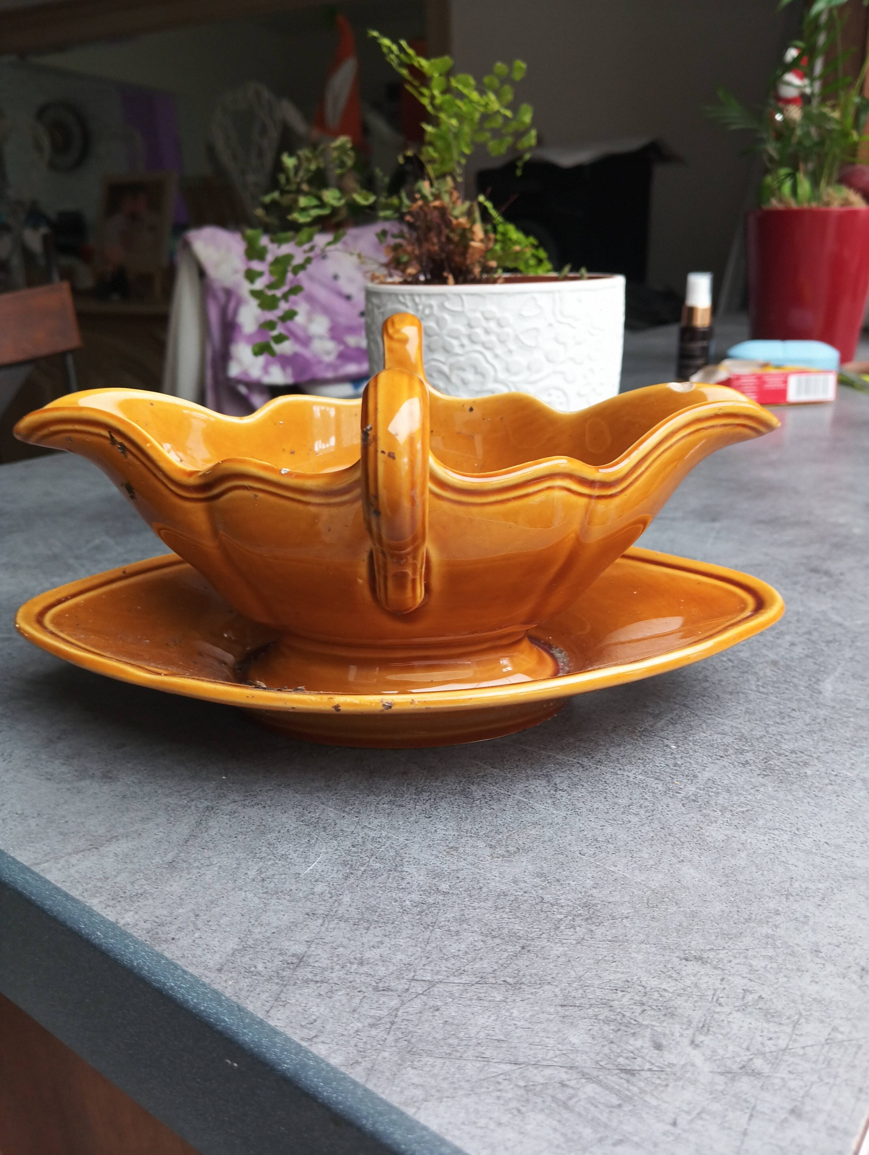 Lunéville sauce boat honey Louis XV