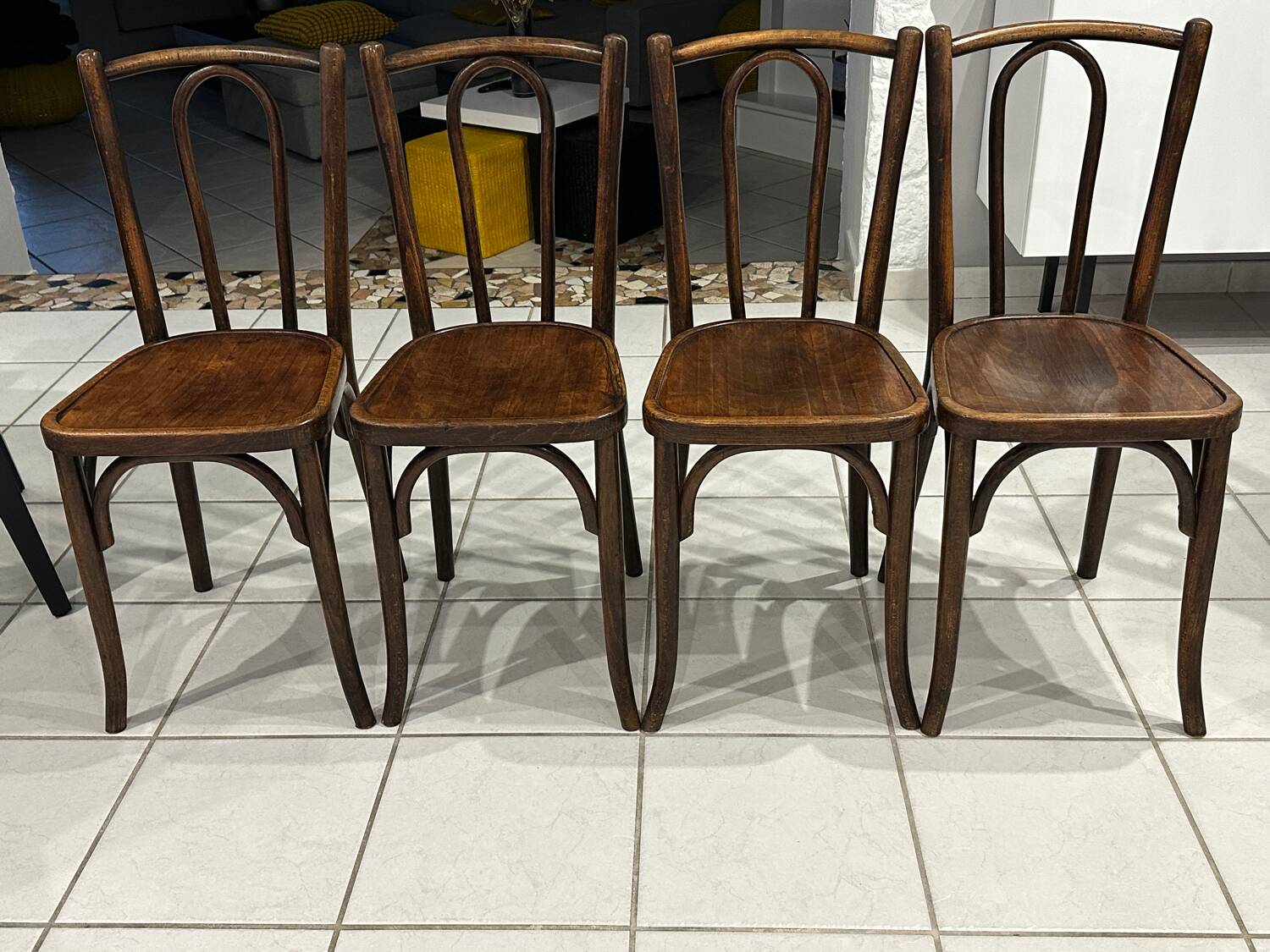 Suite de 4 chaises de Bistrot Baumann années 1930
