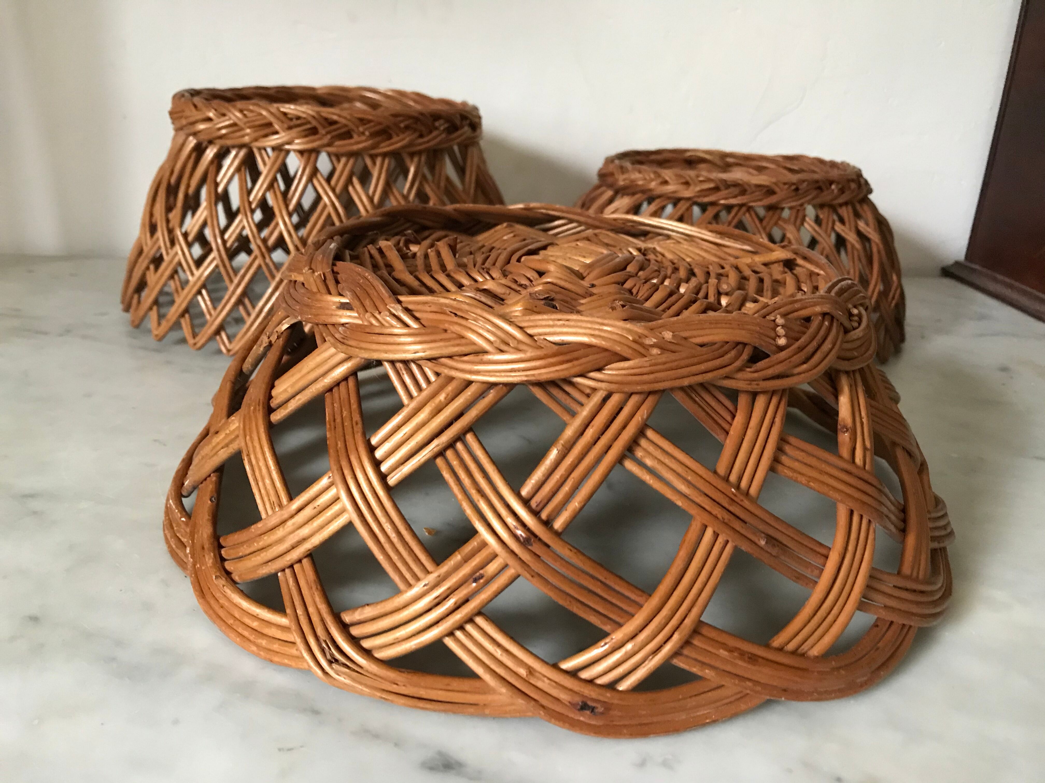 Lot of 3 wicker baskets