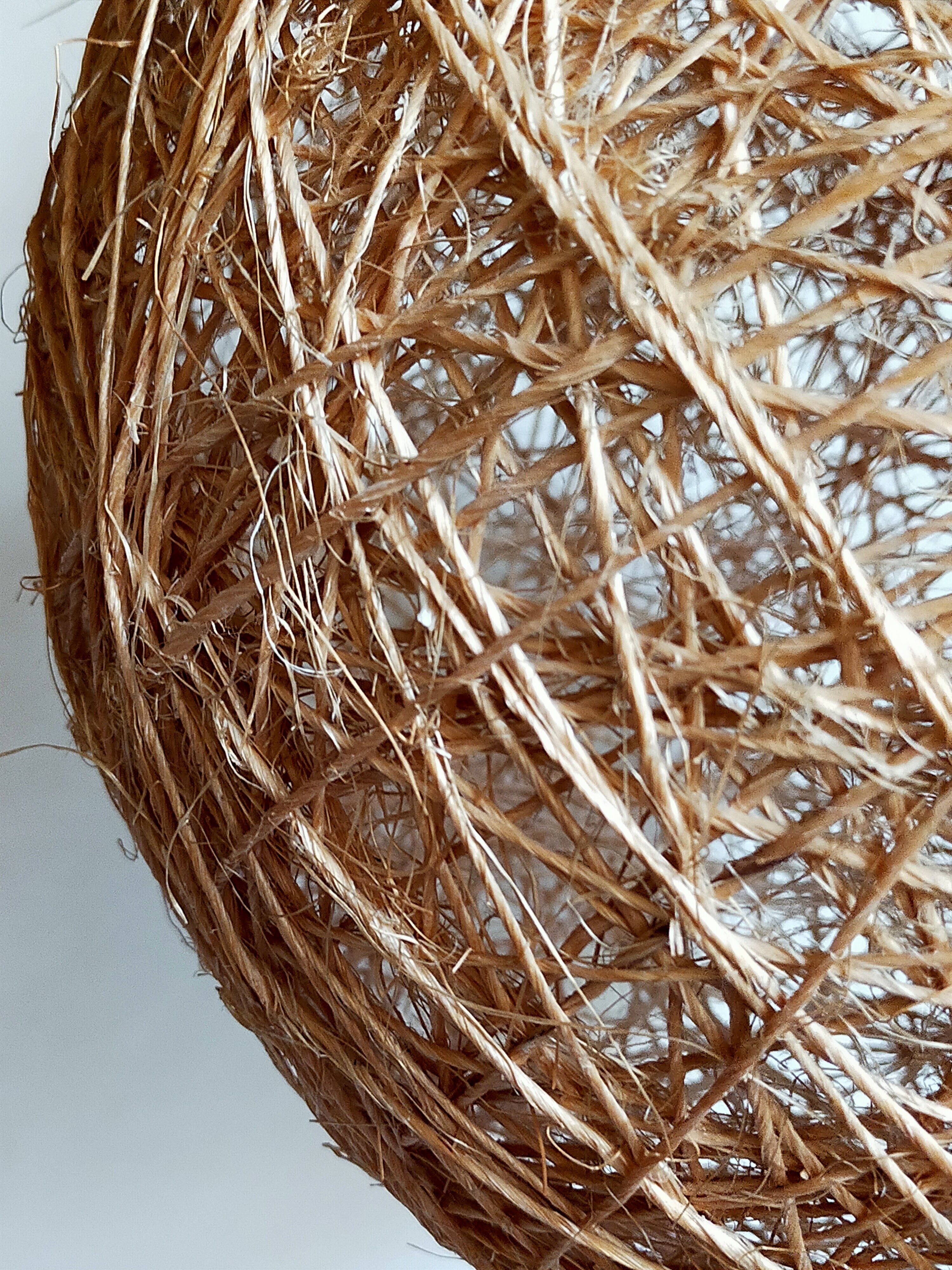 Abat-jour boule vintage ficelle naturelle et osier à suspendre