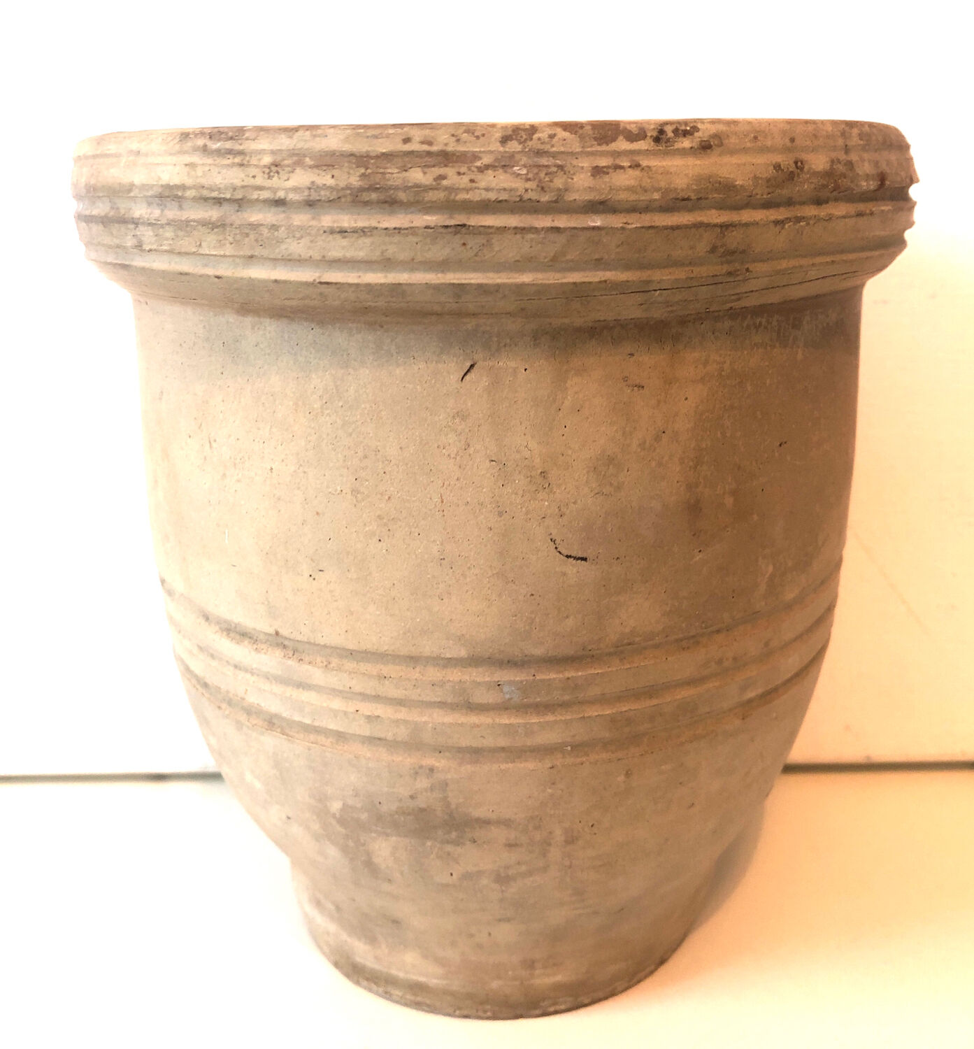Terracotta wall pot