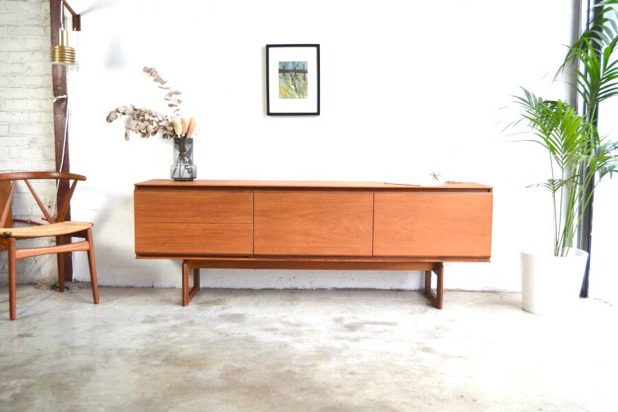 Enfilade minimaliste par White & Newton * 198 cm