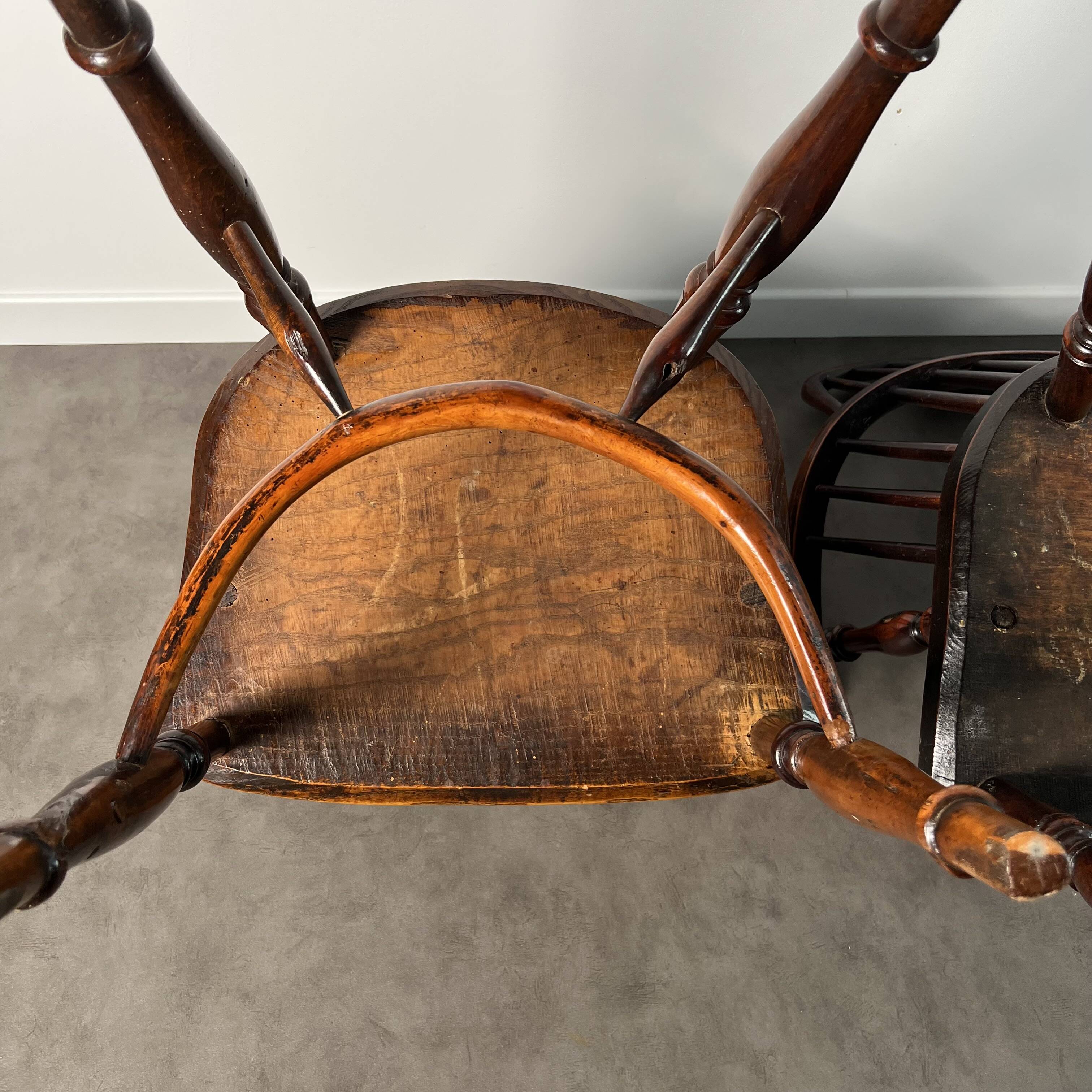 Ensemble de 3 chaises, fauteuils Windsor Low Back en orme, Angleterre, XIXe