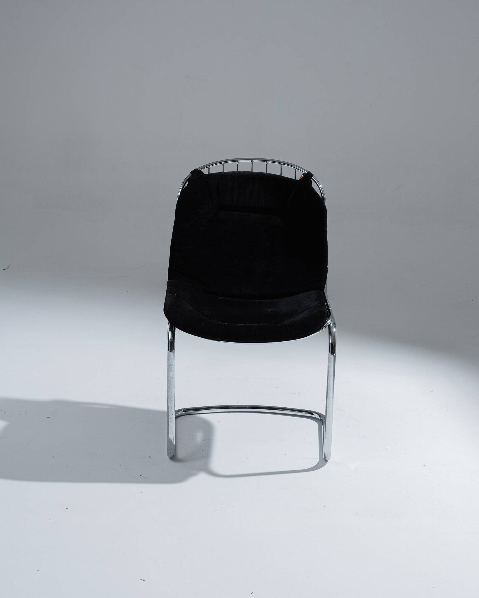 Chaise en velours noir, Gastone Rinaldi, 1970s
