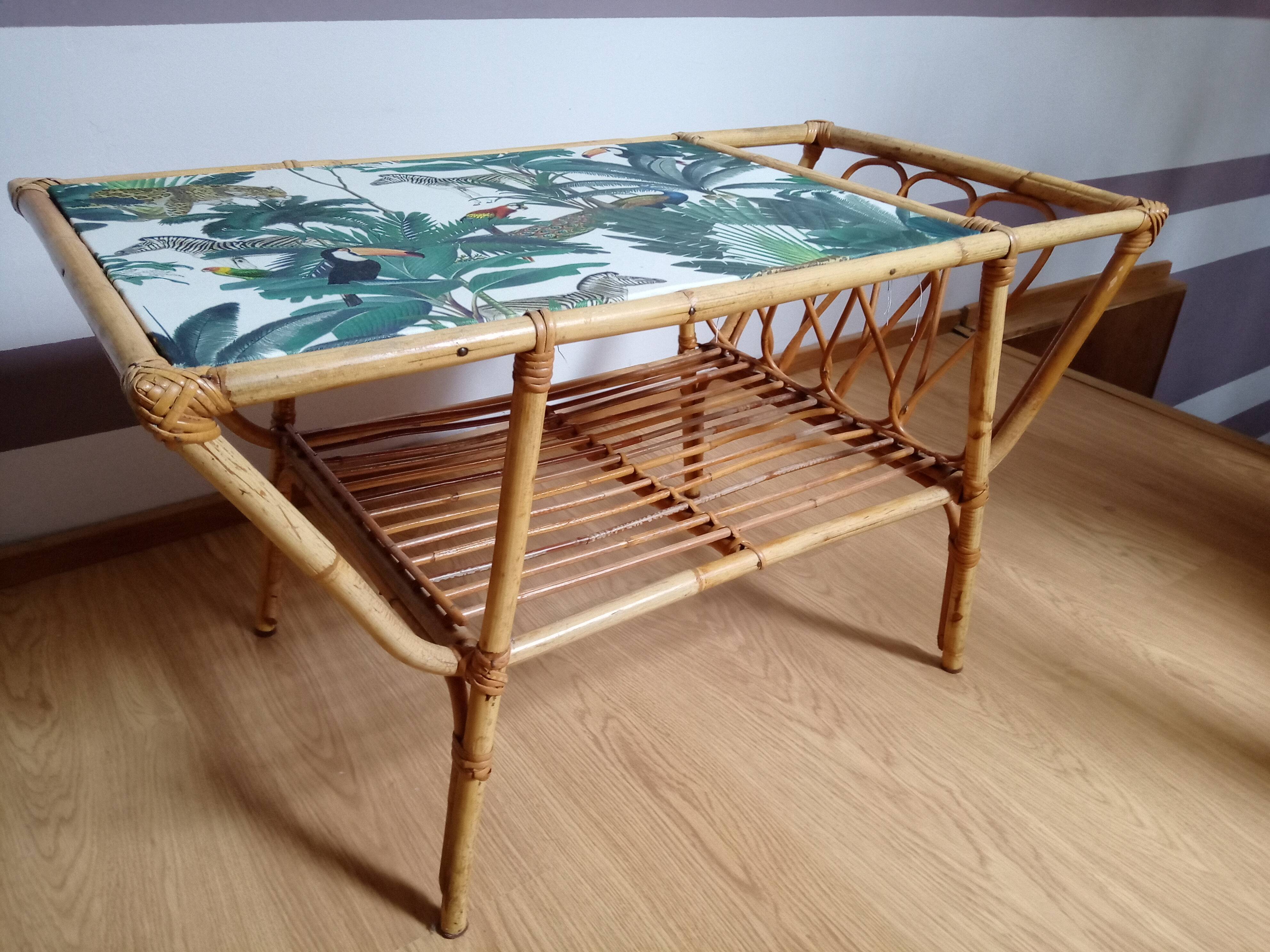 Vintage bamboo/rotin jungle style coffee table with built-in magazine holder