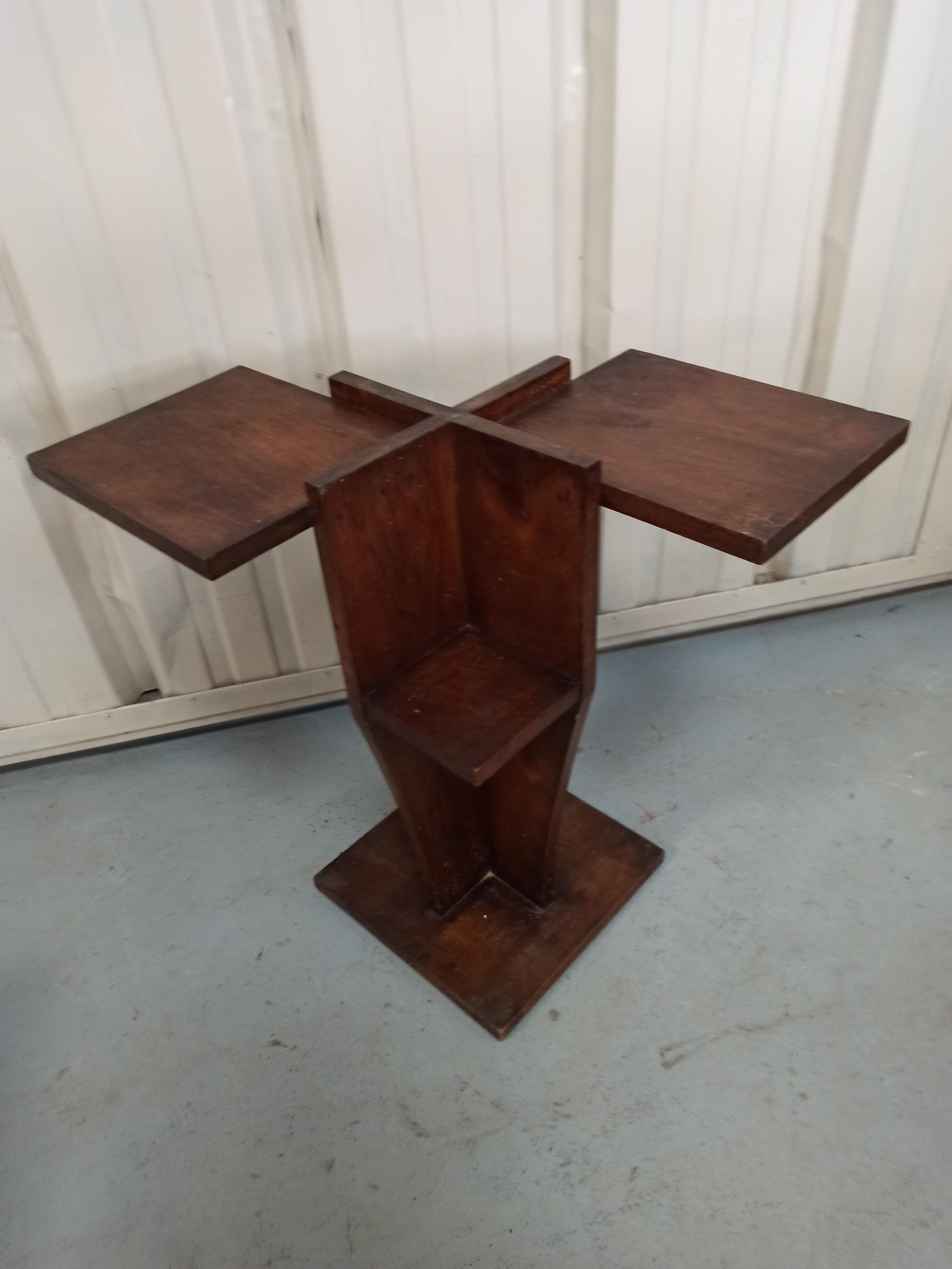 Shelf console harness in wood art deco