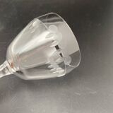 Aperitif glasses with rounded chiseled patterns