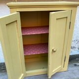 Mini medicine cabinet