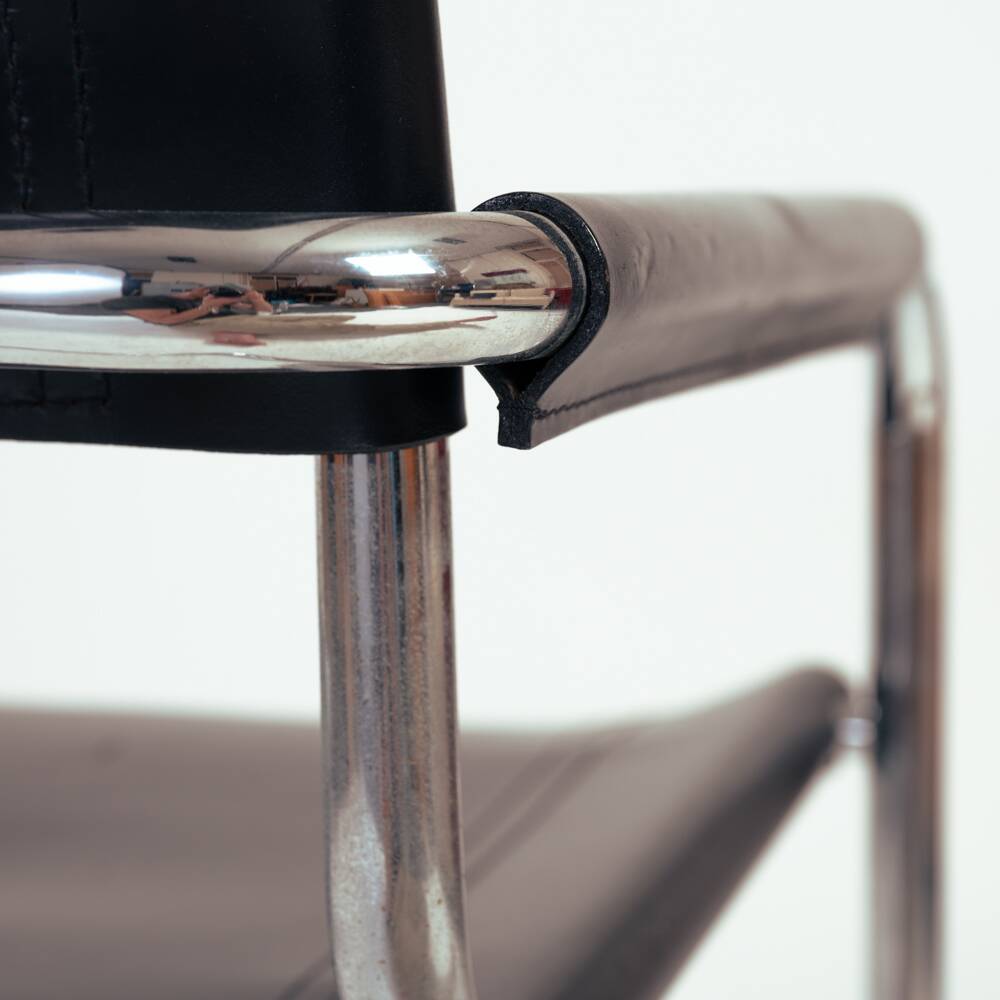 Chaise Bauhaus Mart Stam Marcel Breuer en cuir noir, Fasem 1980s