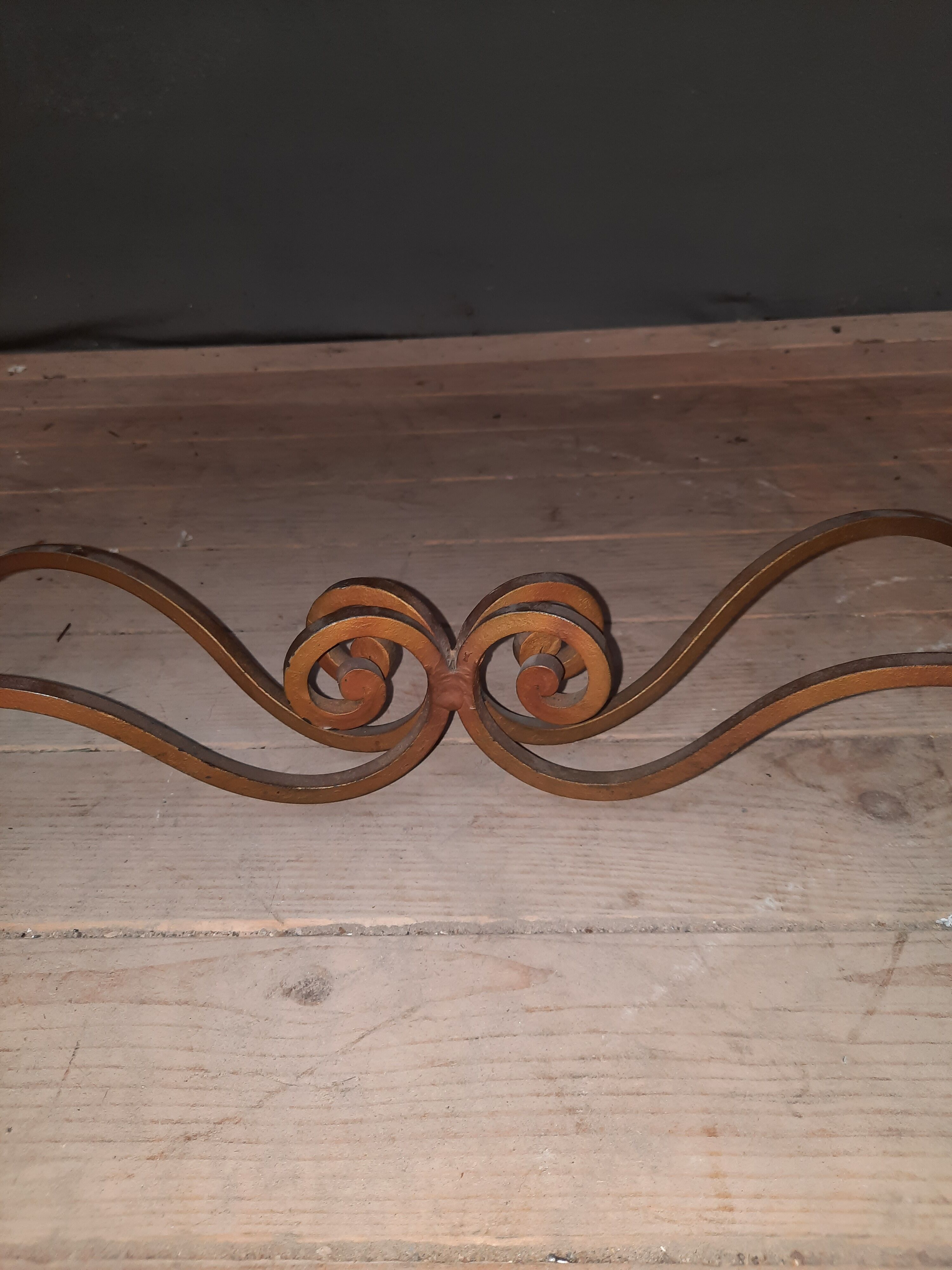 Tablr bass metal and marble