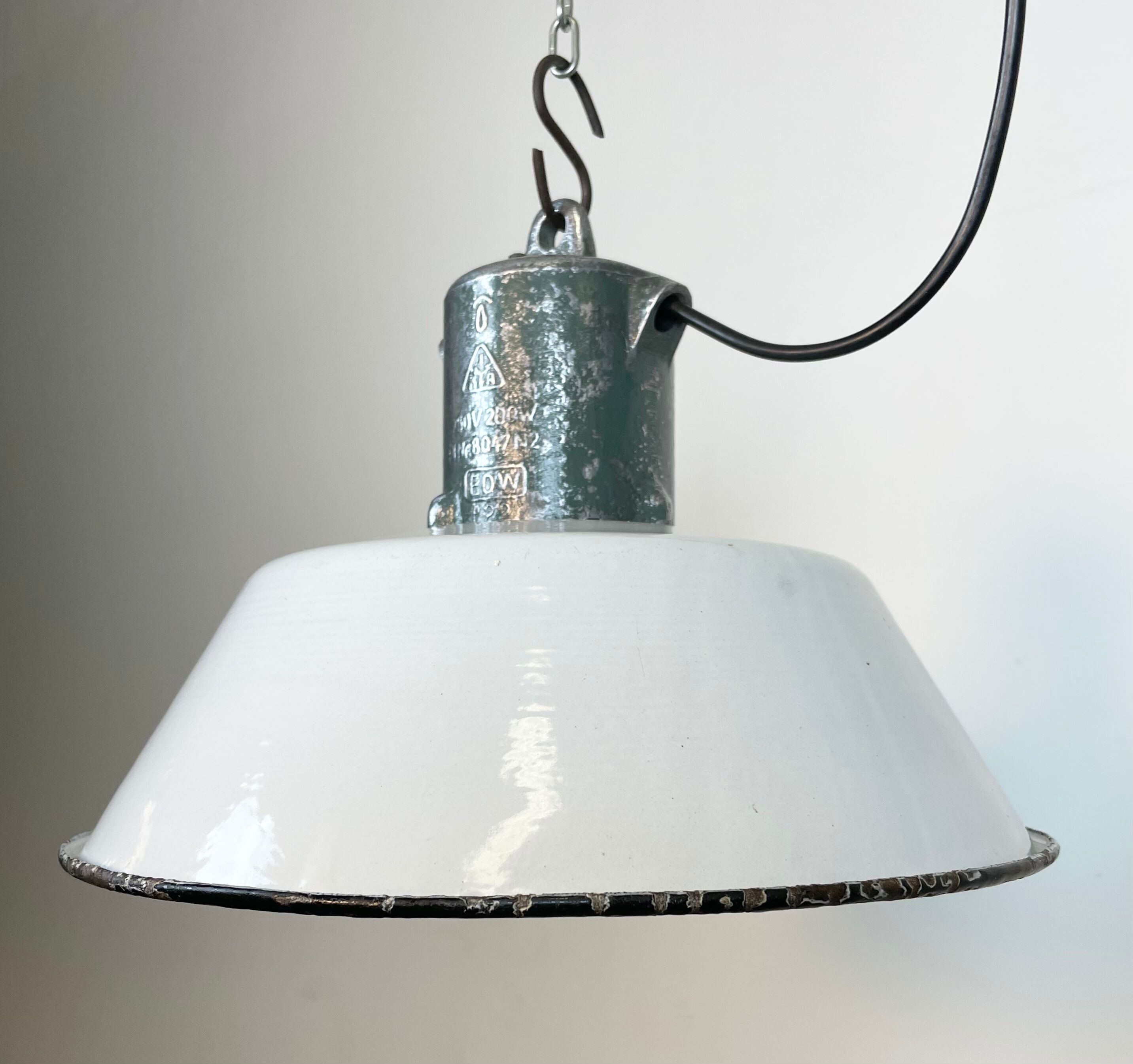 Industrial White Enamel Industrial Lamp with Cast Aluminium Top from EOW, 1950s