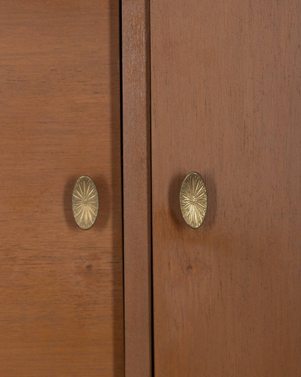 LARGE VINTAGE SIDEBOARD FROM THE 1960S IN TEAK AND BRASS, ITALIAN DESIGN