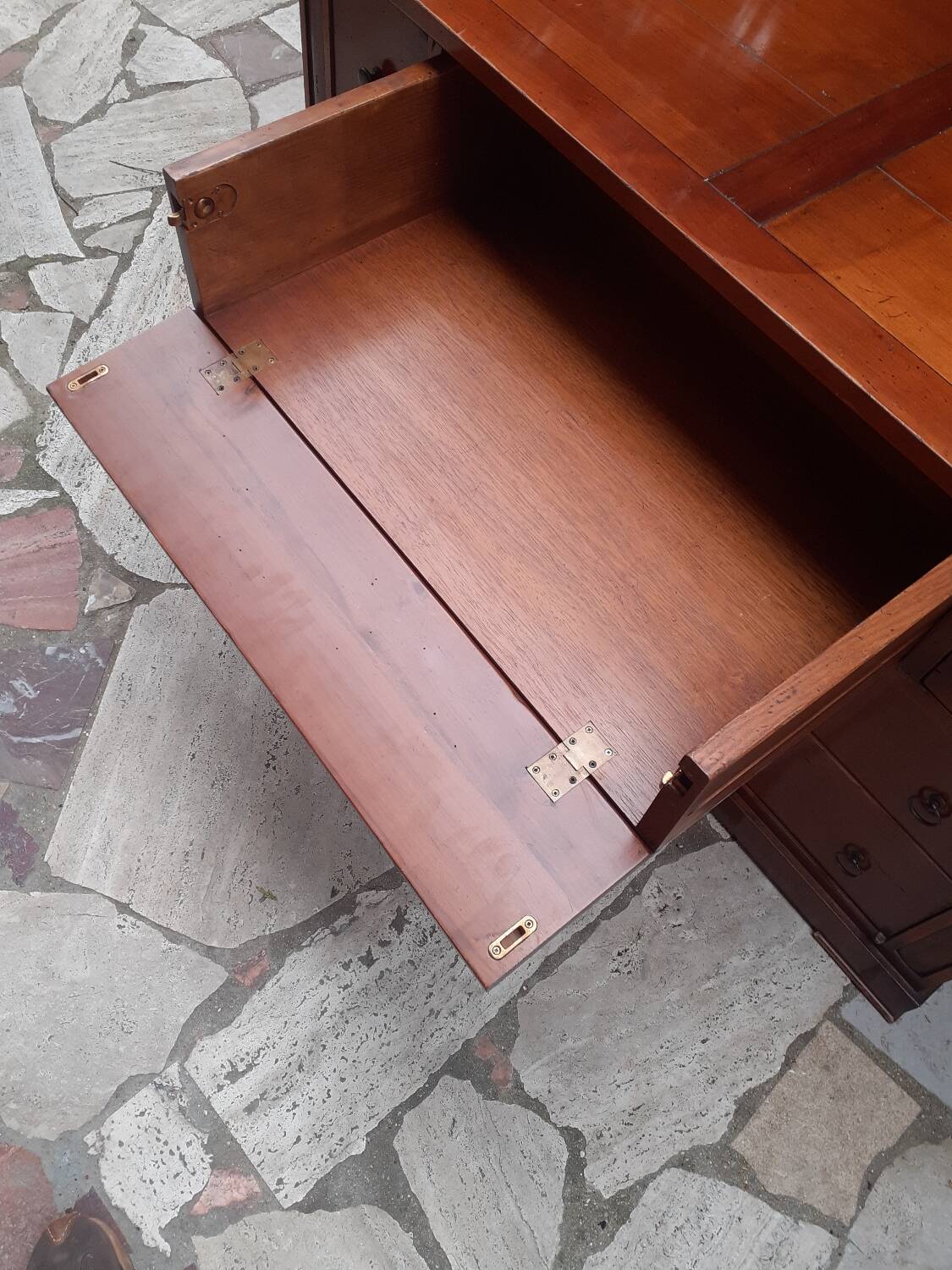 Commode Roche bobois en bois massif patine