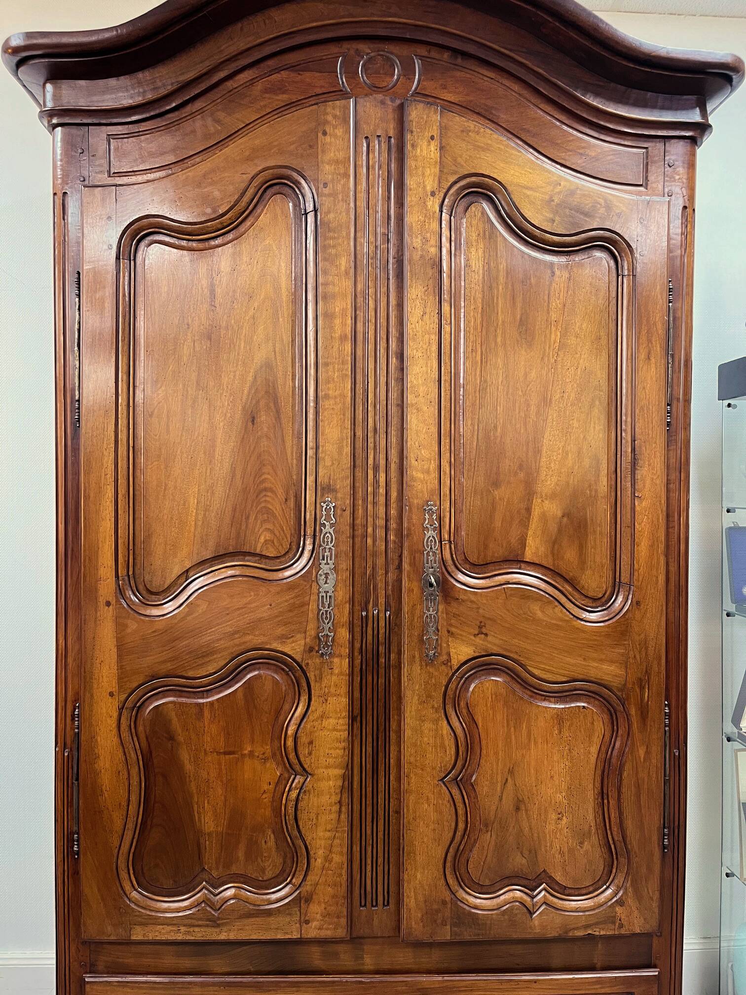 Large Louis XV walnut wardrobe, 19th century