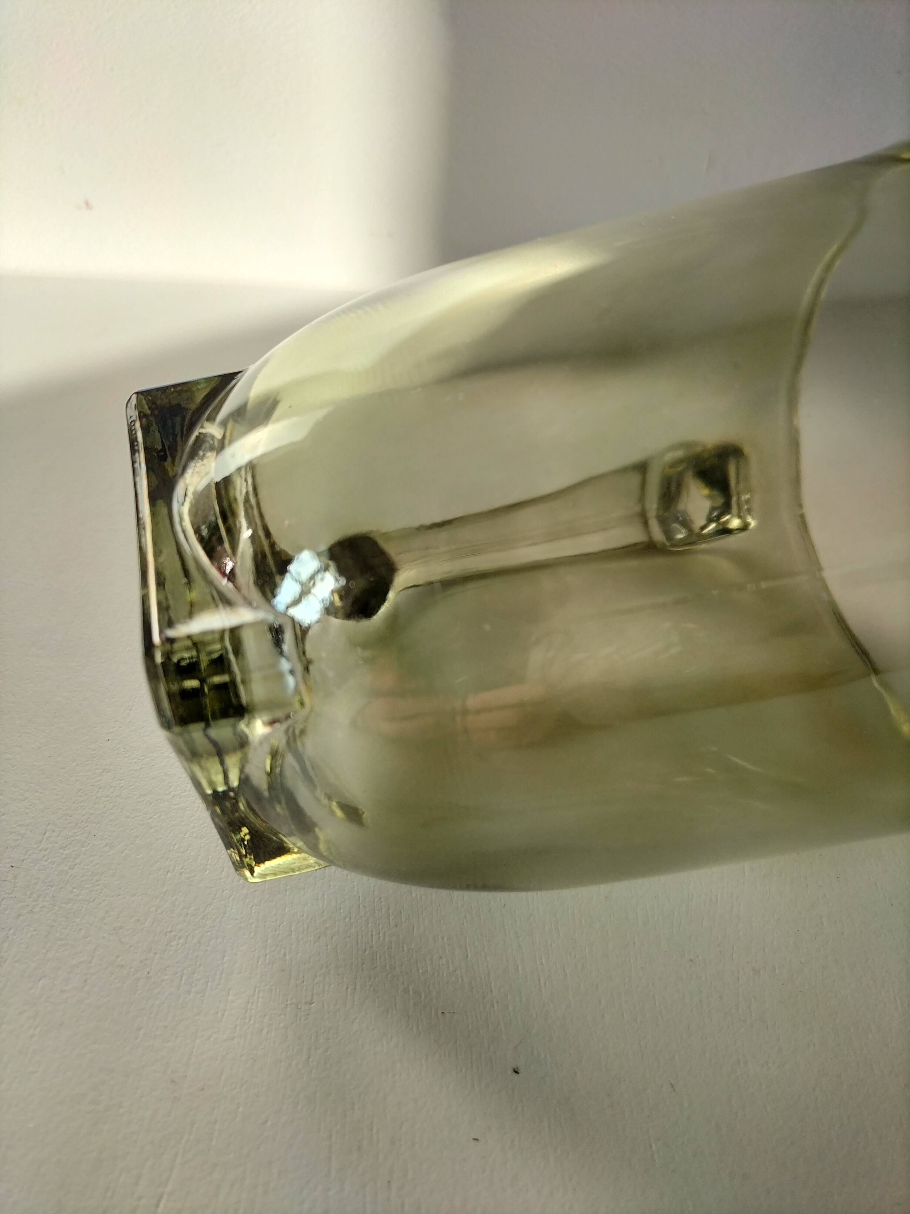 Pichet en verre fumé