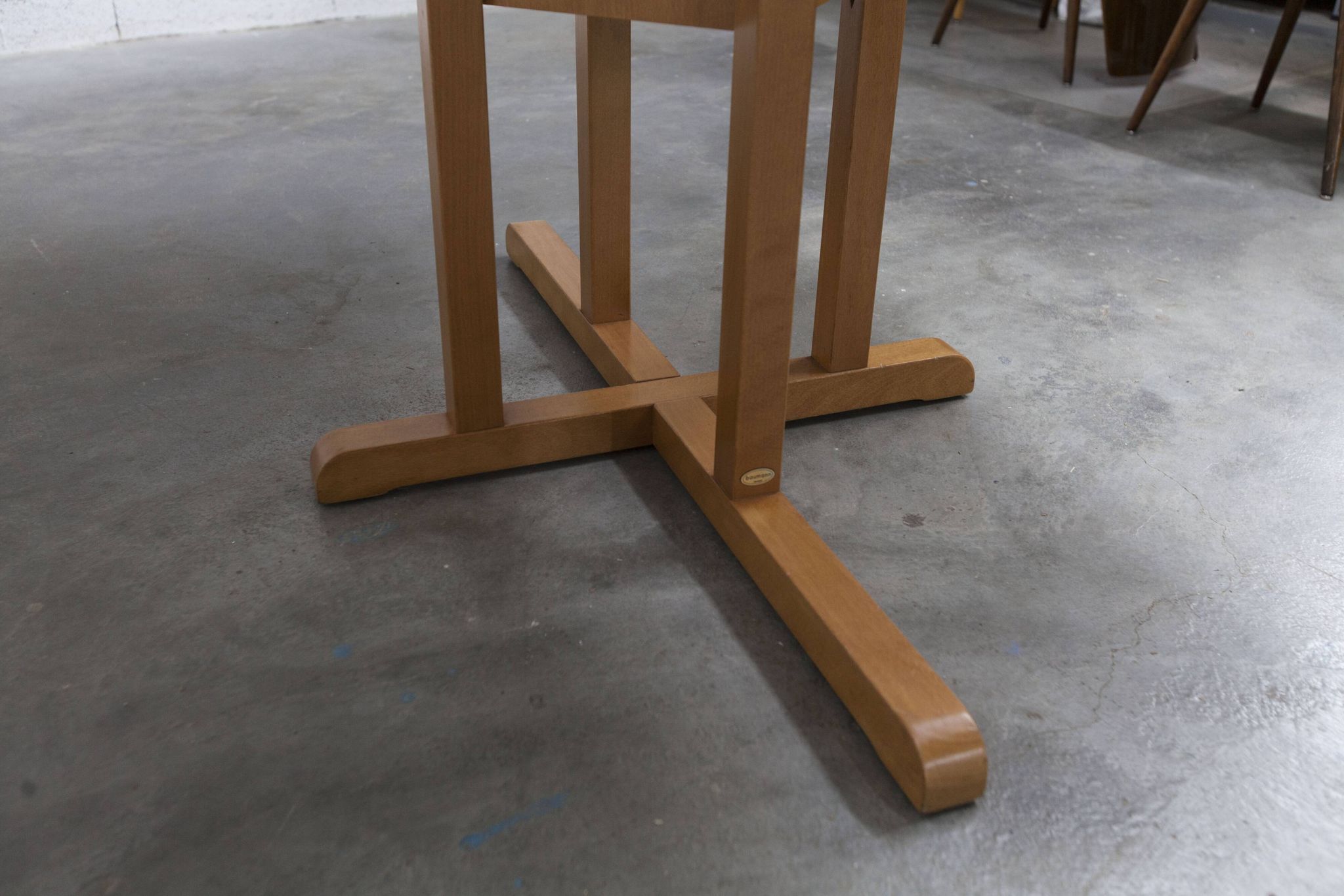 Rare set de 6 tables Baumann 1990, 80x120 et demi lune 120cm