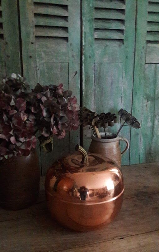 Big apple metal ice cubes