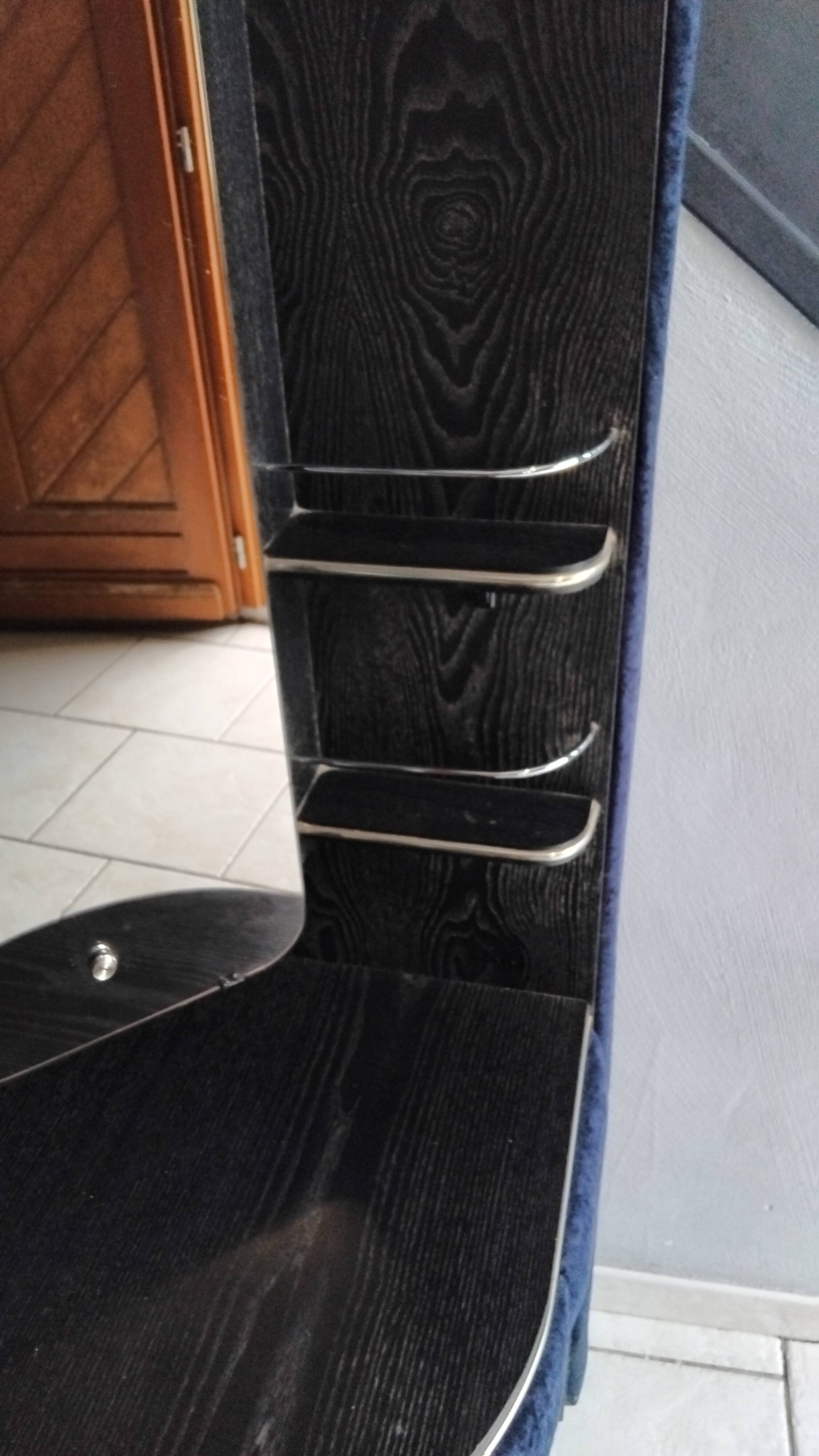 Vintage corner hairdresser from the 70s.