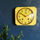 Horloge formica vintage pendule murale silencieuse "FFR Jaune d'or "