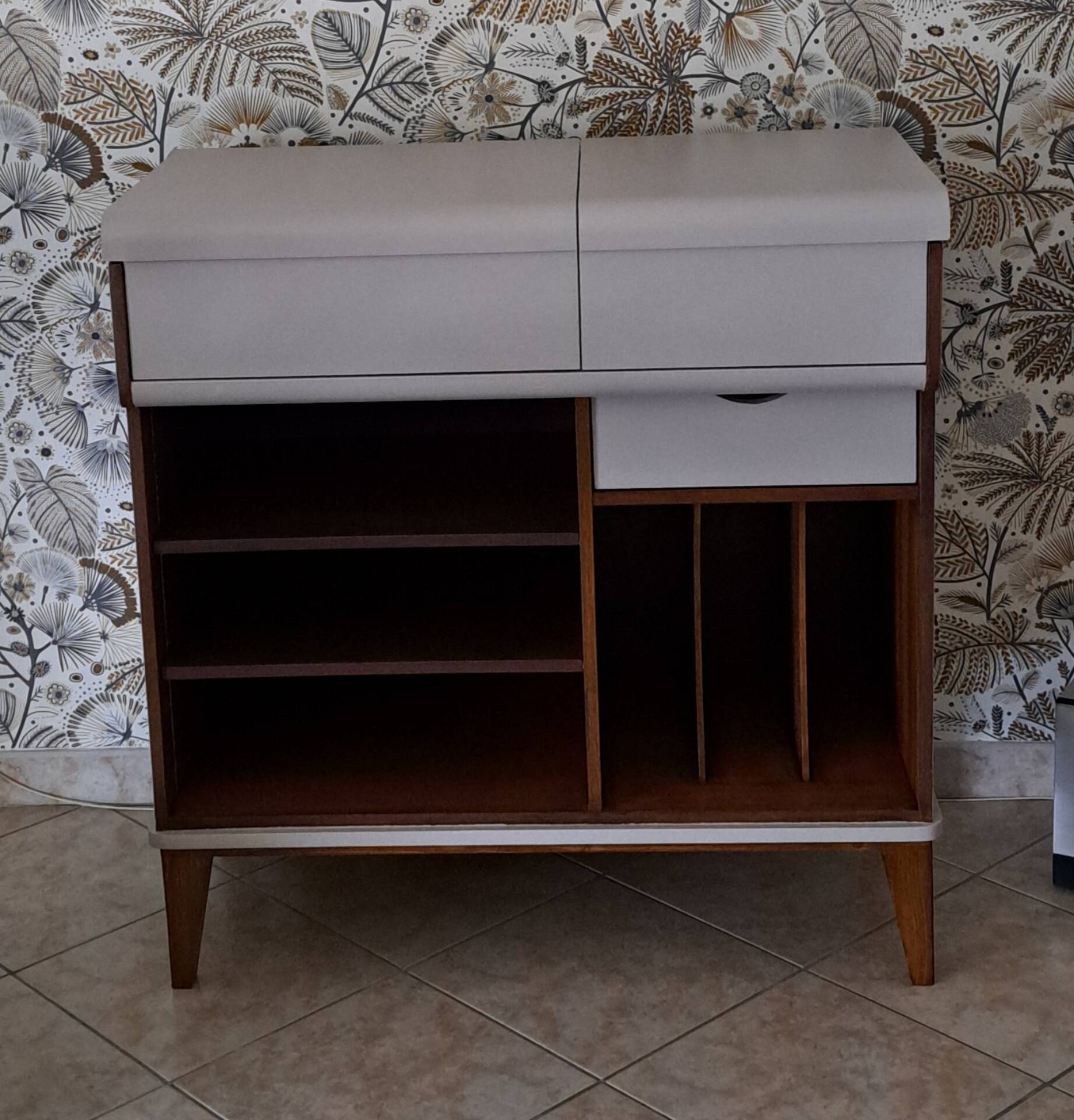 Vinyl furniture by Rød Sødgren
