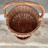 Rattan basket basket with storage racks for bottles