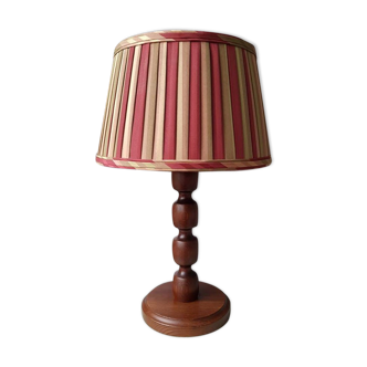 Lampe de table vintage en bois avec abat-jour en tissu plissé 1970