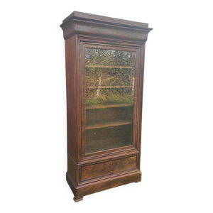 Armoire parisienne vitrée.