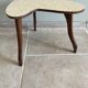 Small tripod side table in bean shape – 1950s/60s style