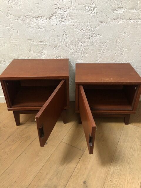 2 vintage bedside tables