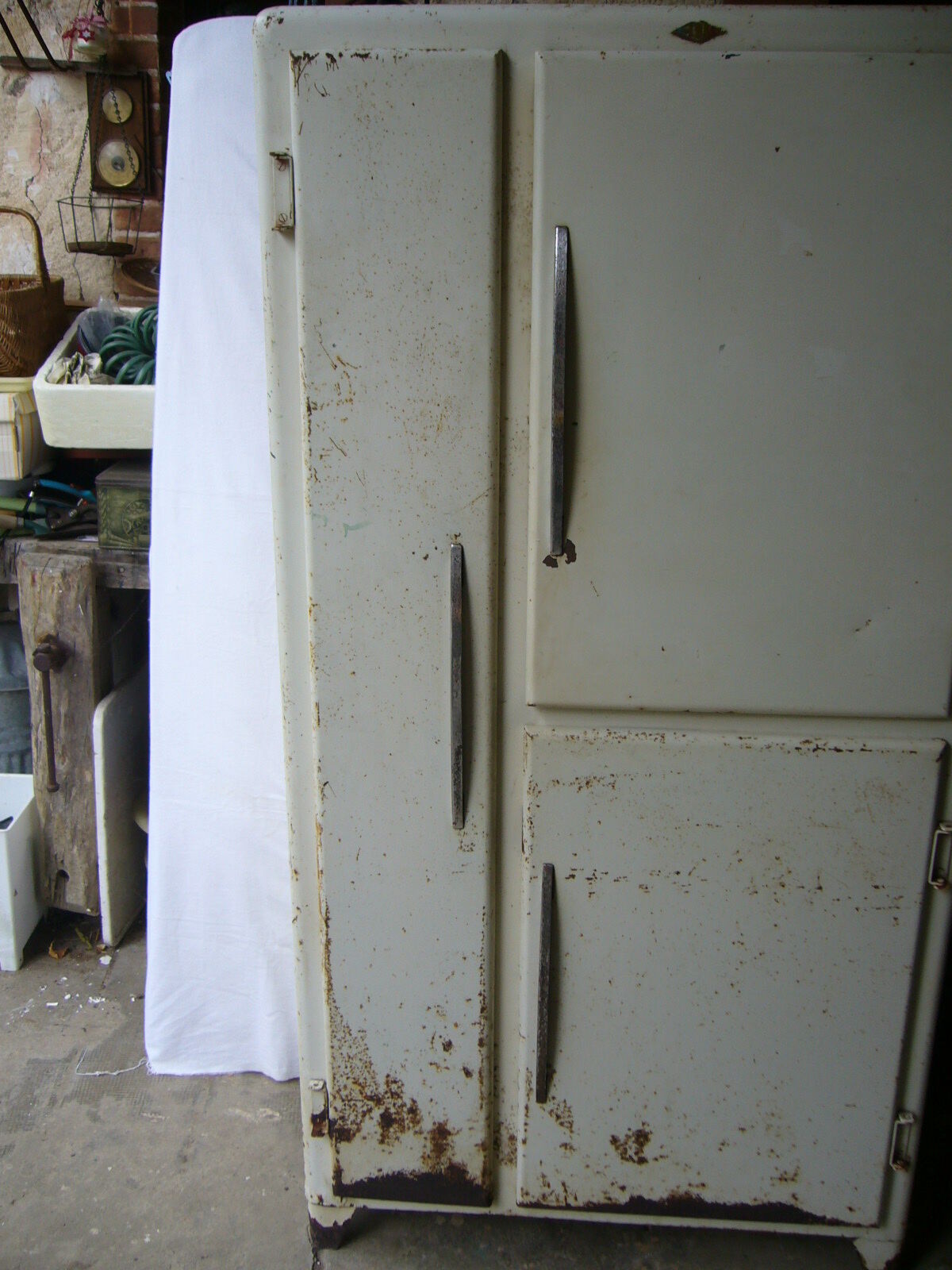 Three-door metal cabinet old CDS France