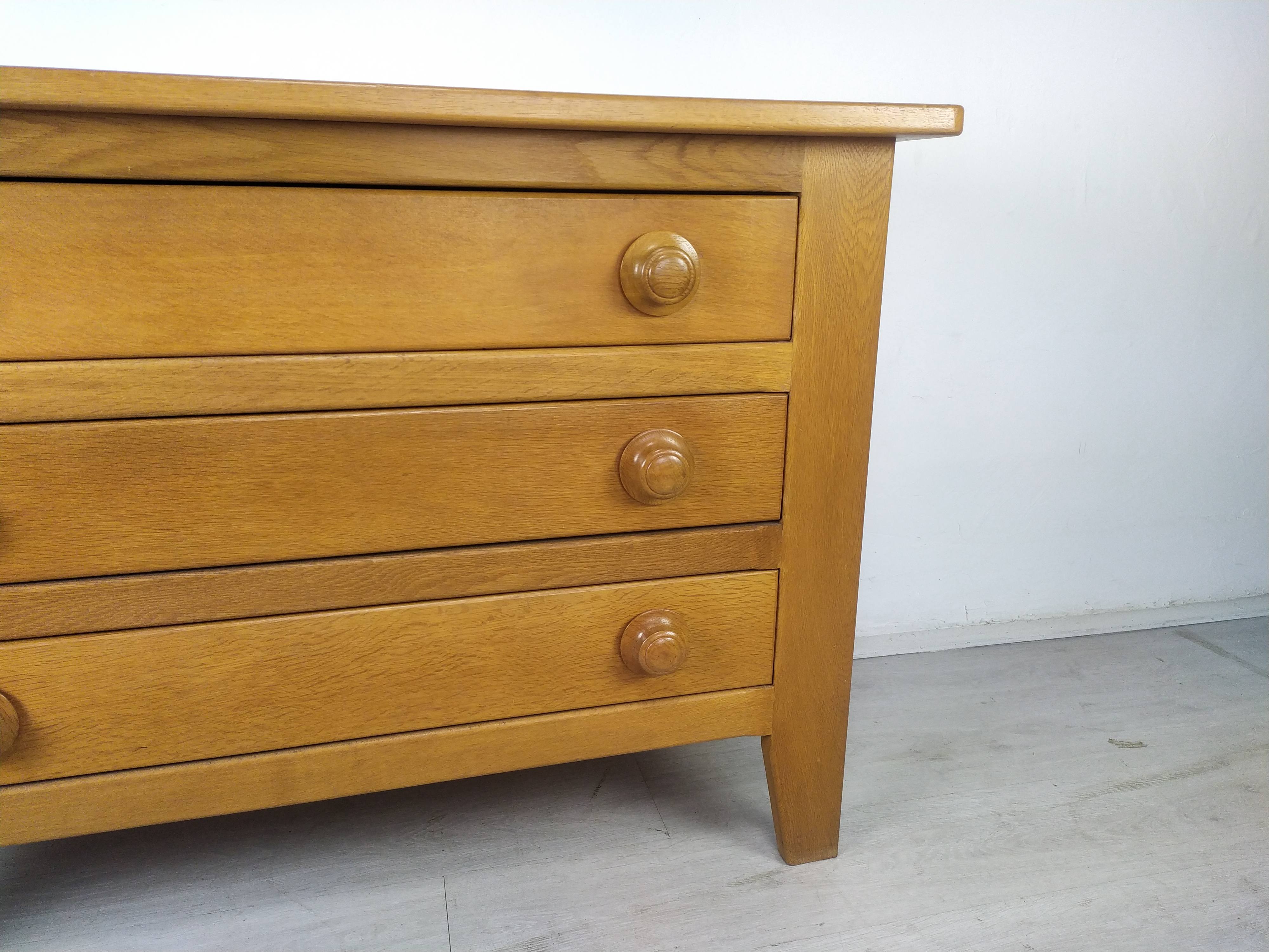 Vintage oak chest of drawers