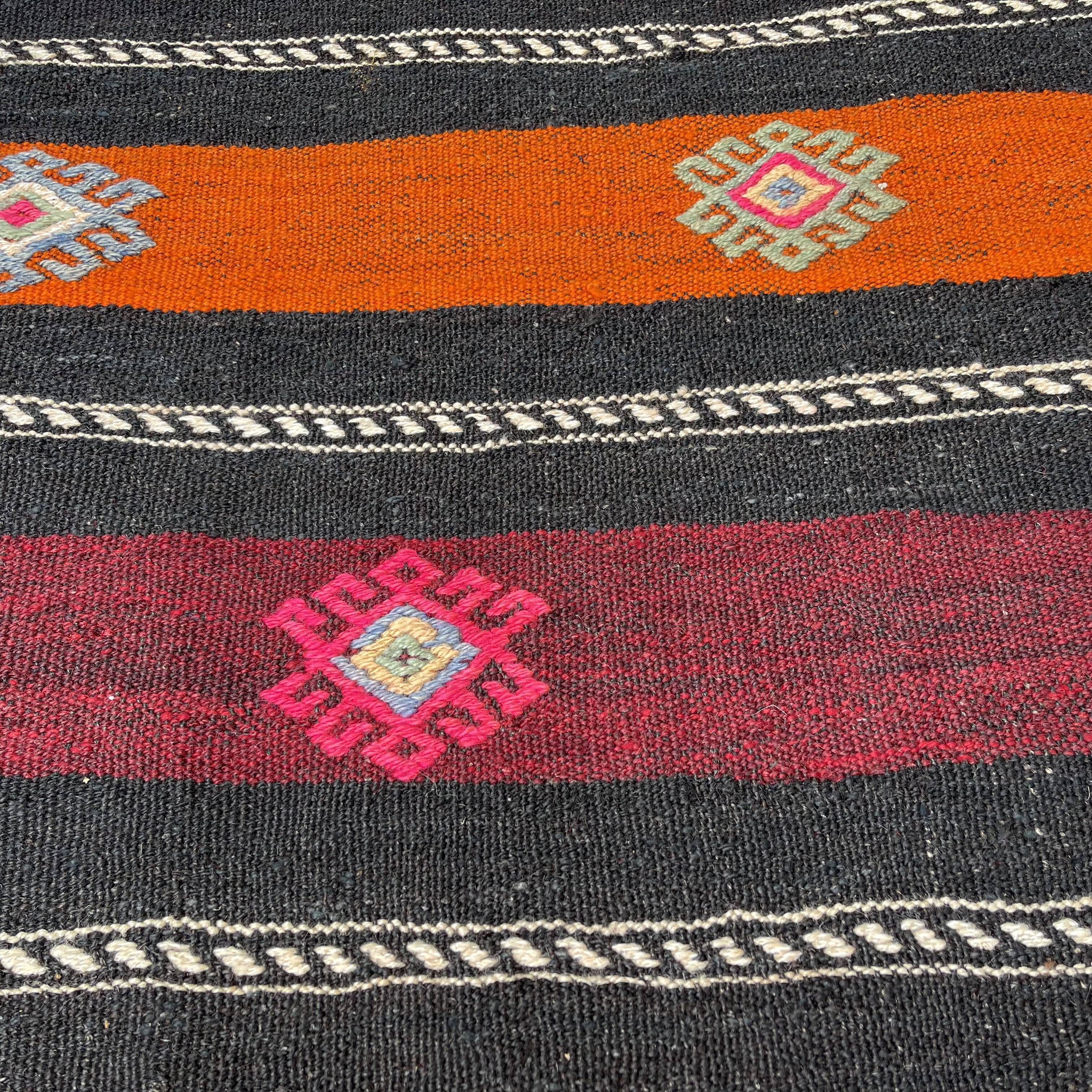 Vintage turkish kilim runner , 290 x 68 cm