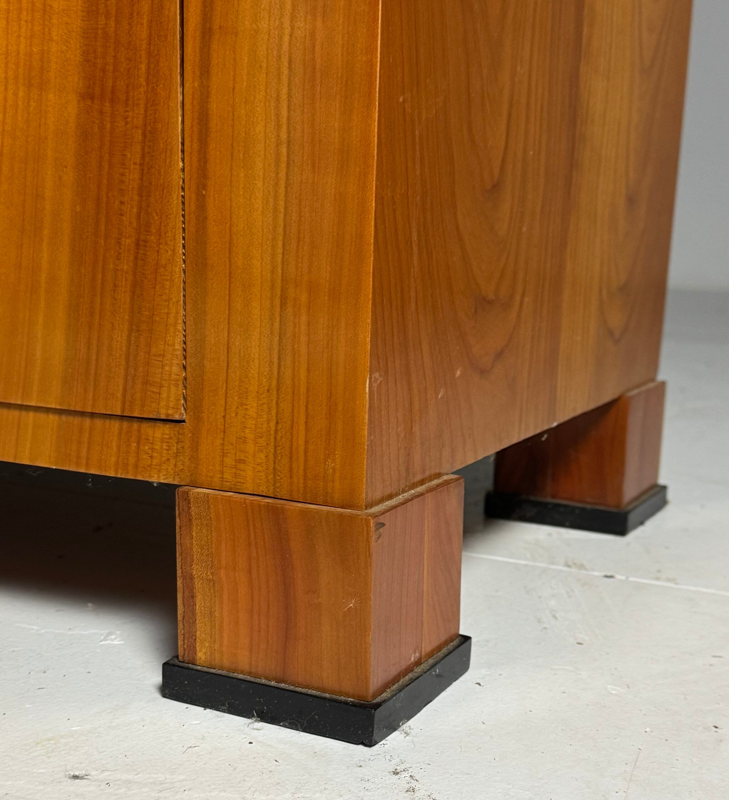 Vitrine Biedermeier allemande du 19e siècle