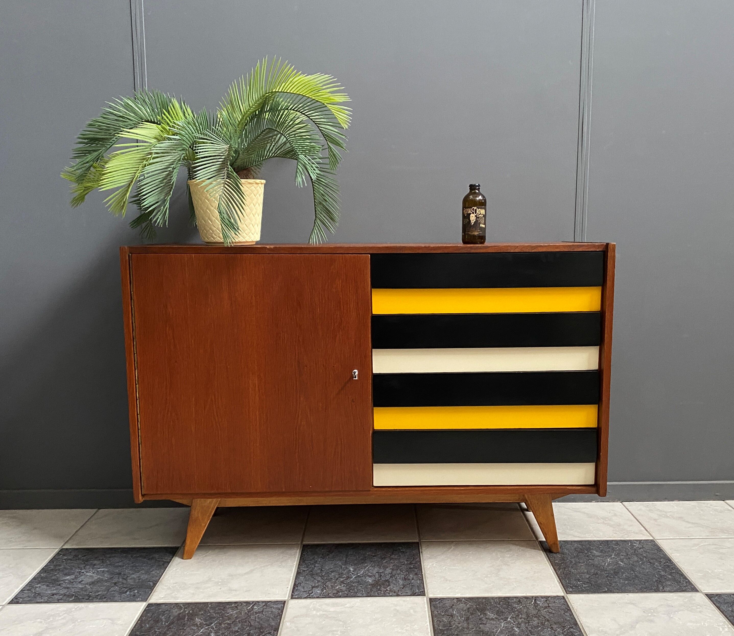 Jiri Jiroutek Yellow sideboard model U458 by Interier Praha 1960s